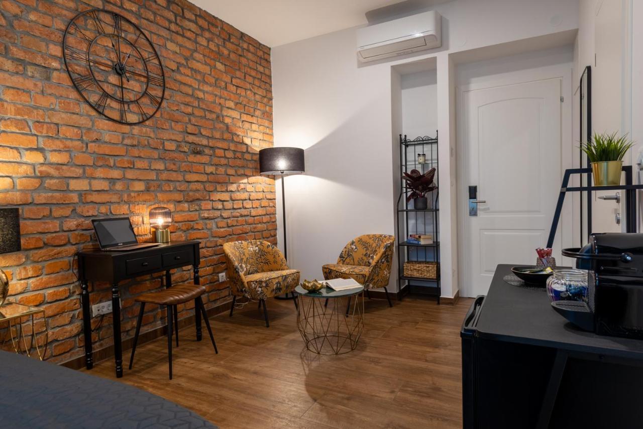 Brickwall Apartments Загреб Экстерьер фото