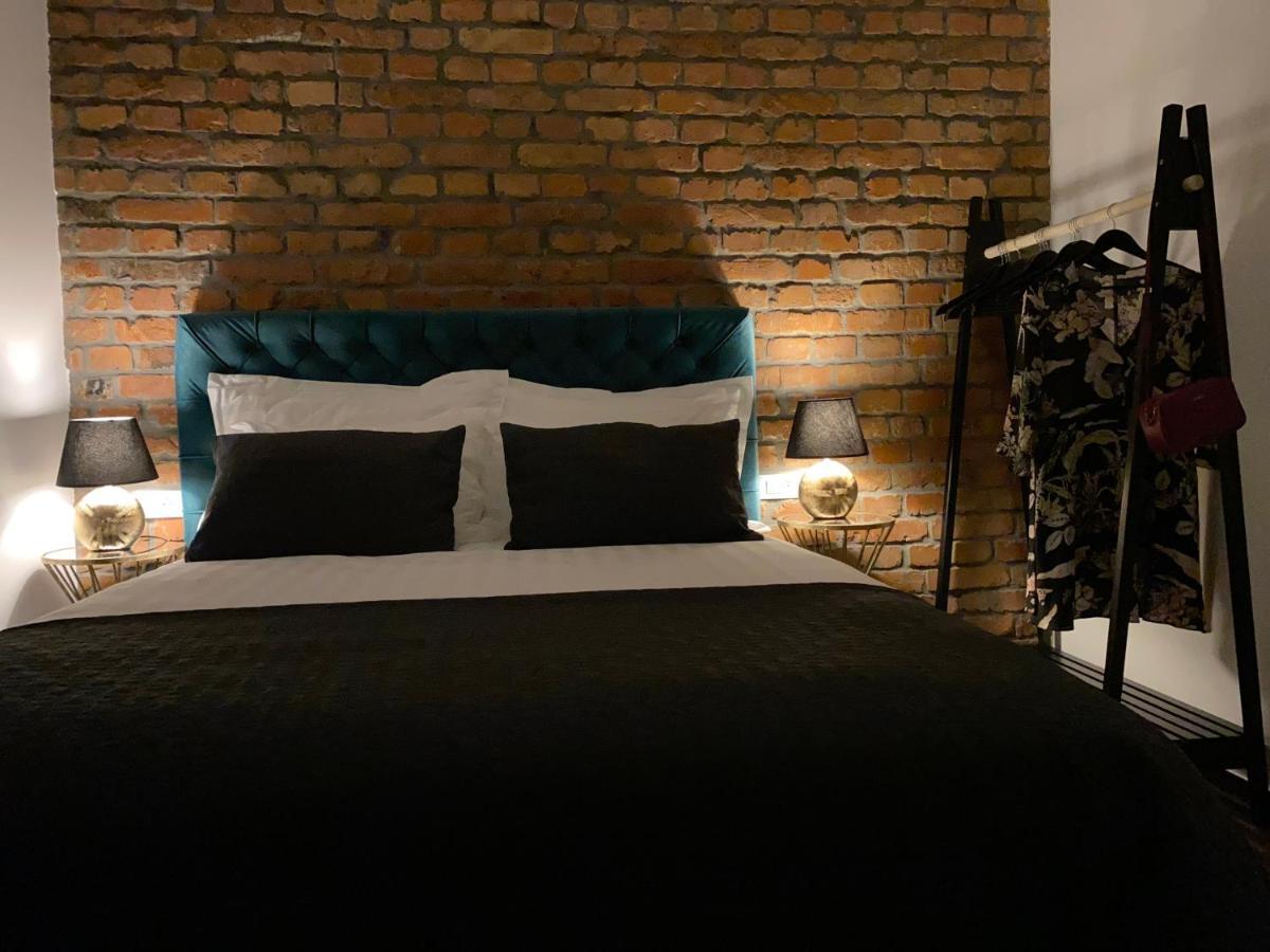 Brickwall Apartments Загреб Экстерьер фото