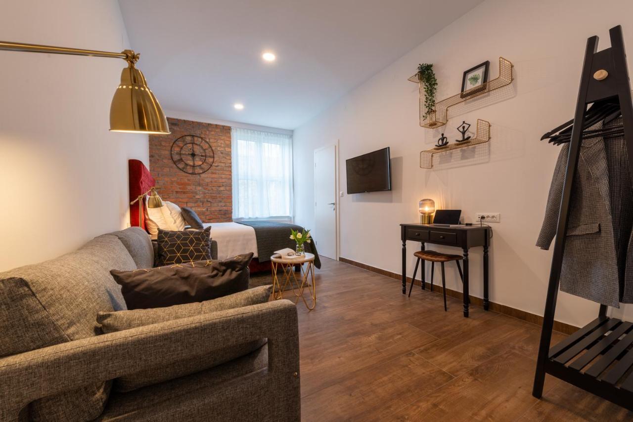 Brickwall Apartments Загреб Экстерьер фото