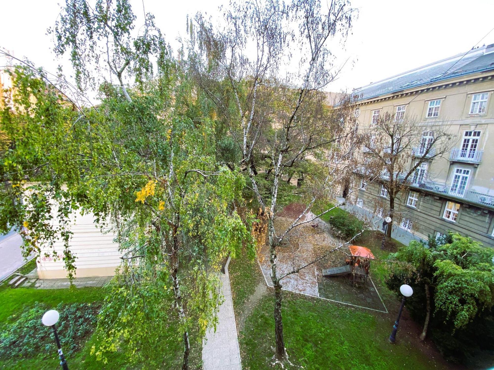 Brickwall Apartments Загреб Номер фото